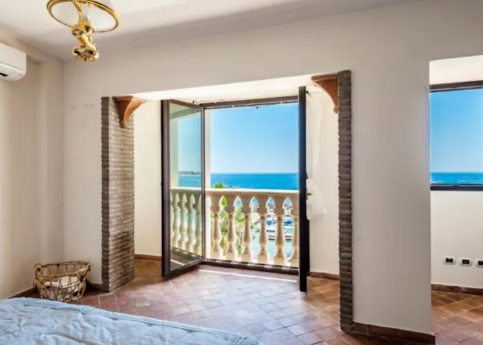 Vitalenta In Naxos * ジャルディーニ・ナクソス